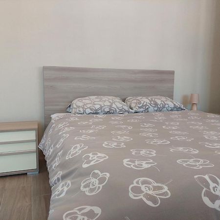 Novi Outlet Apartment Novi Ligure Exterior foto